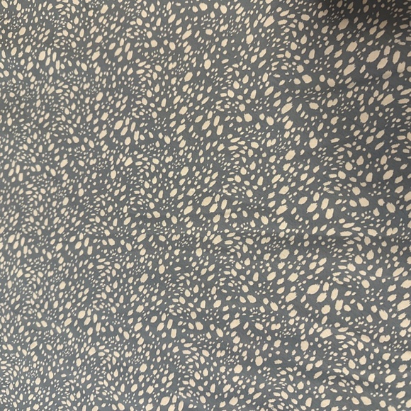 Silk blue and white skirt - Picture 3 of 4